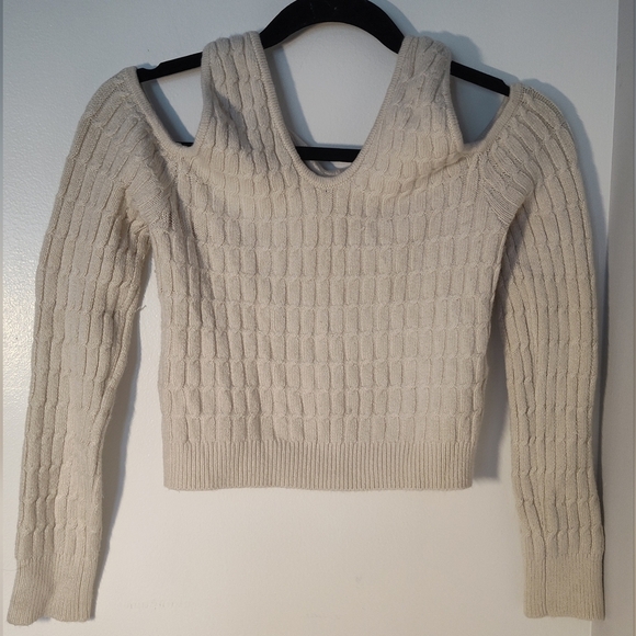 Abercrombie &Fitch Cream Cable Knit Off-Shoulder Sweater Size S #538 - Picture 2 of 3